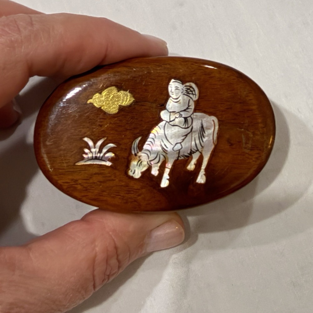 Vintage Wood Inlay Trinket Box Oval Red Velvet Interior Asian Ox Rider Small‎